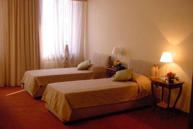 Hotel Villa San Giulio Cuneo Zimmer foto